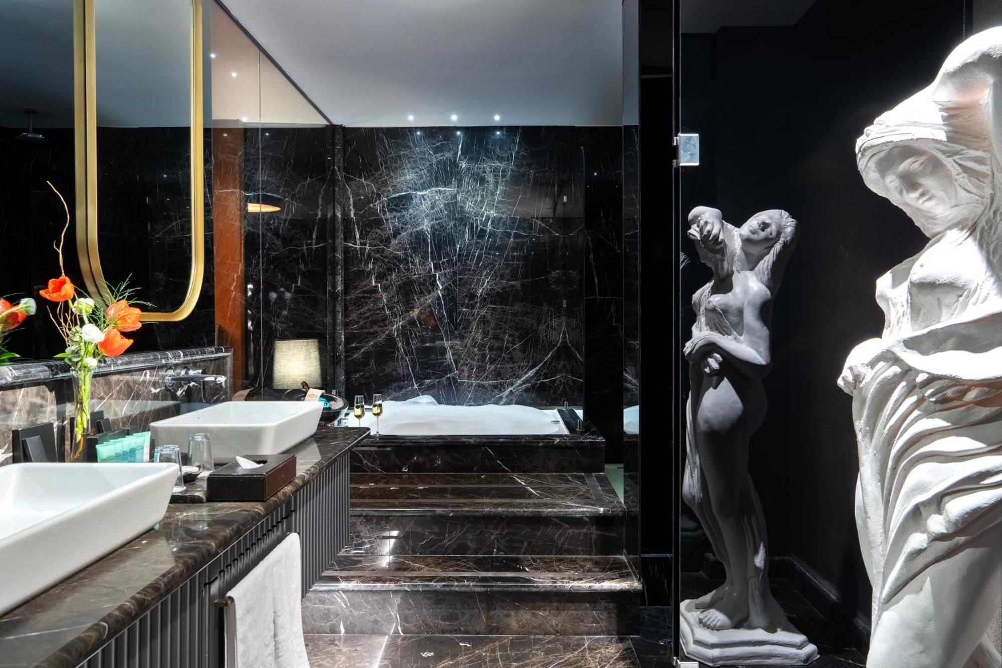 Lords Palace Hotel Spa Casino Kyrenia  Bagian luar foto
