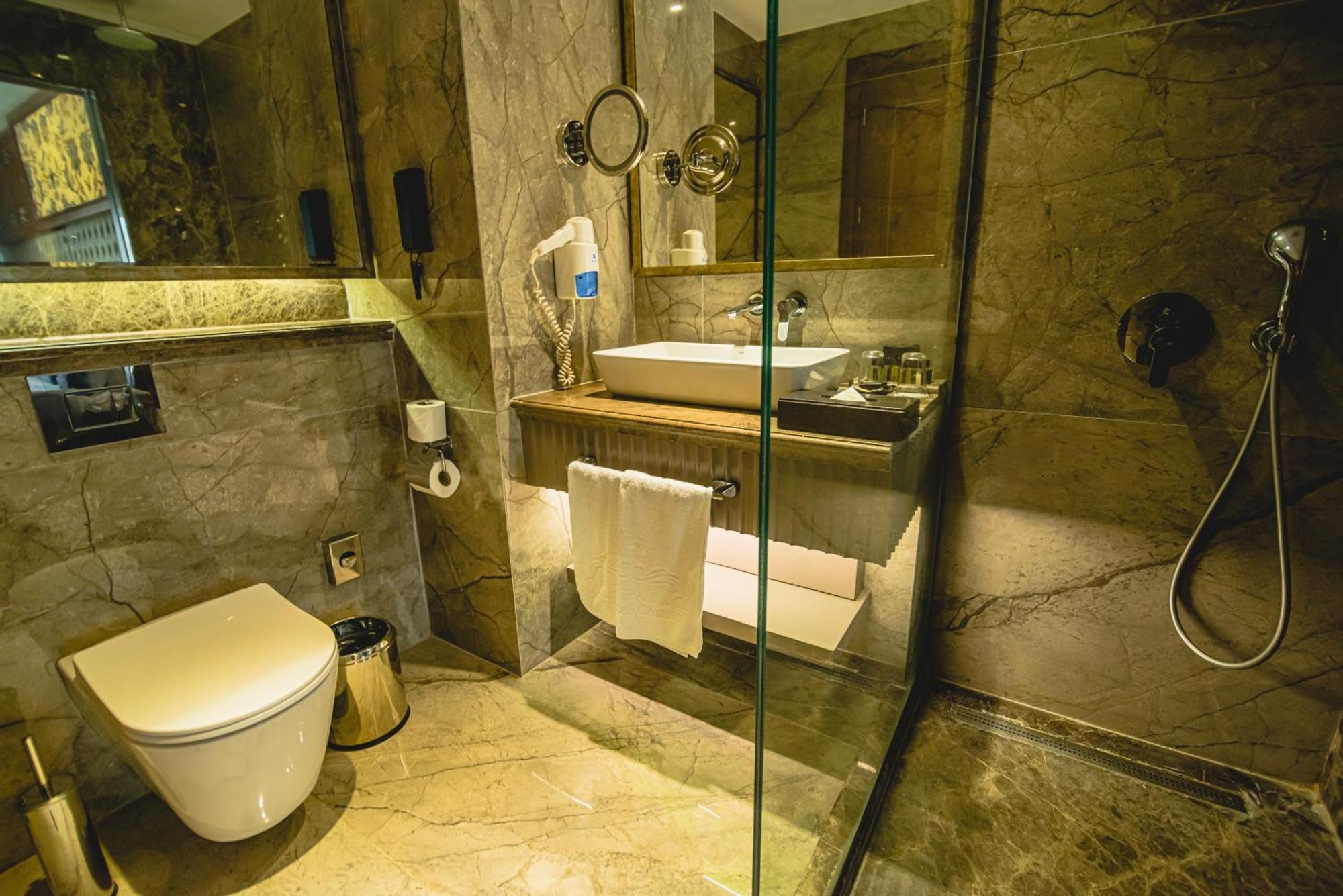 Lords Palace Hotel Spa Casino Kyrenia  Bagian luar foto