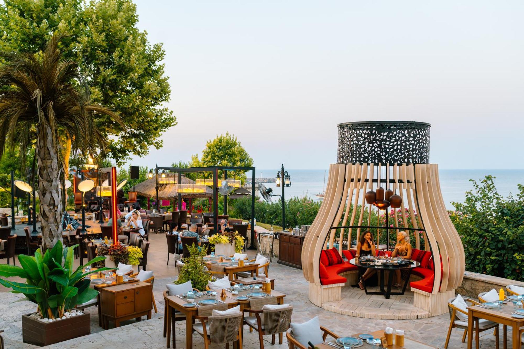 Lords Palace Hotel Spa Casino Kyrenia  Bagian luar foto